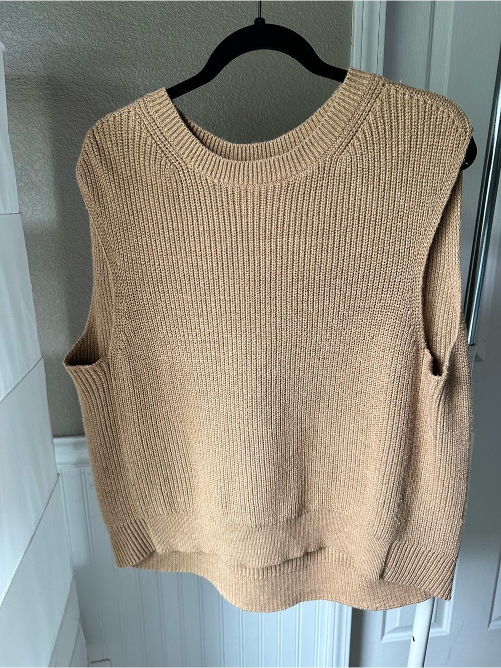 Banana Republic Camel Ribbed Crewneck Sweater Vest
